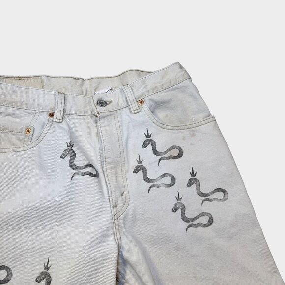 Vintage Levi’s 550 Made in USA White Denim Jeans 34x34 Custom Snake Print 90s - Picture 8 of 12